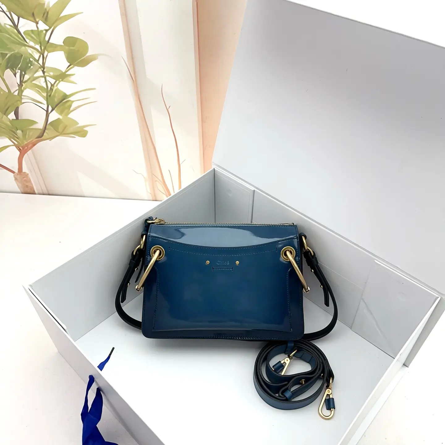 Pre-owned Chloé Navy Blue Patent Leather Zip Top Crossbody Bag 0728luna 22546408