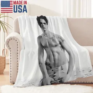 Yungblud themed blanket/nap blanket with printed design and warming properties - the perfect gift choice.