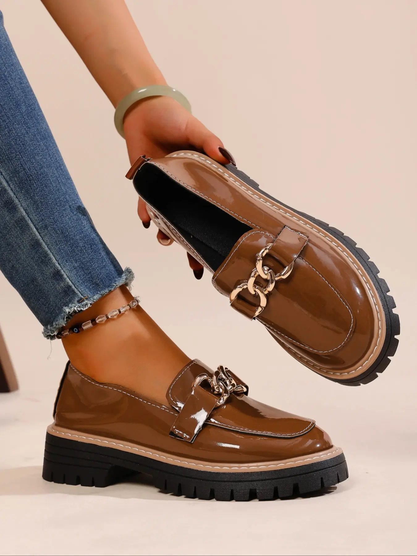 Large Size Chain Decorated Loafers British Fashion Shoes British Style Chain Low-Top Single Shoe Fall New Shiny Leather Thick Sole Rubber Chunky Heel Round Toe Slip-On Small Leather Shoes Women