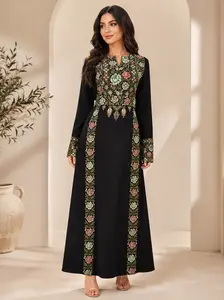 Women's Green Tatreez Thobe, Detailed Flower Embroidery, Floral Embellished Abaya