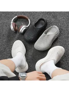 3D printed breathable integrated sandals with soft soles, non-slip mesh shoes for men and women, couple's style, suitable for home and outdoor wear, closed-toe clogs