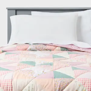 Twin/Twin XL Multi Patchwork Heirloom Kids' Quilt - Pillowfort