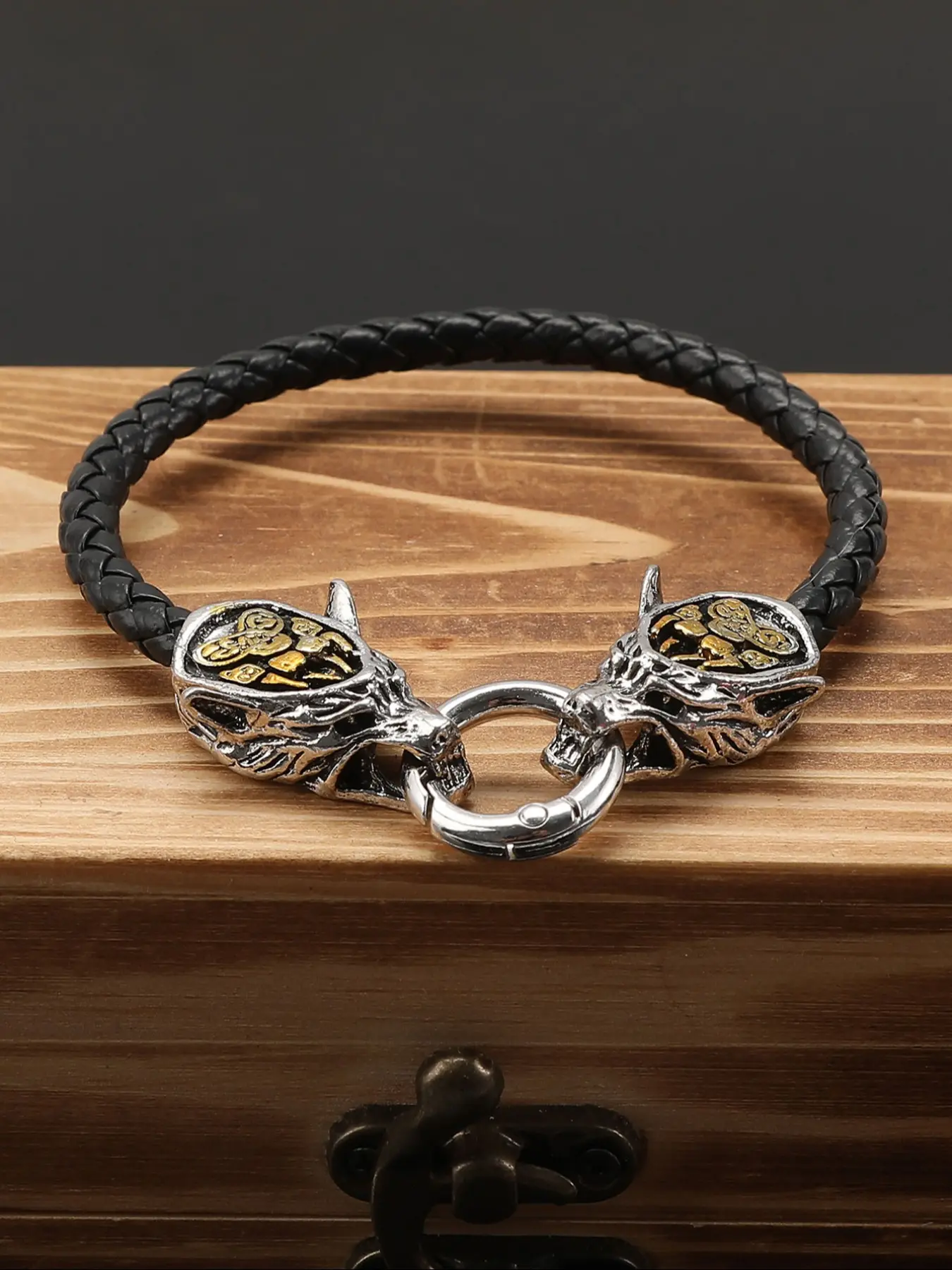 Vintage Wolf Head Bracelet, Leather Braided Wristband, Casual Fashion Accessory, Unisex Party Jewelry, Gift for All Occasions