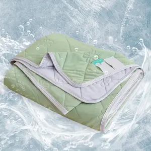 ROSEKIND Summer Breathable Cooling Blankets Air Conditioning Bedroom Sleep Prevent Colds Soft Comfortable for Hot Sleepers Cooling Quilt Soft Elastic Breathable