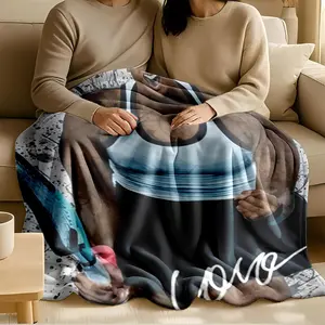 1 piece Serena Williams fiercely competes. themed flannel blanket - Modern design flannel blanket, suitable for sofas and beds, all-season use, super soft and comfortable, digital printing, 100% polyester material, machine washable, suitable for