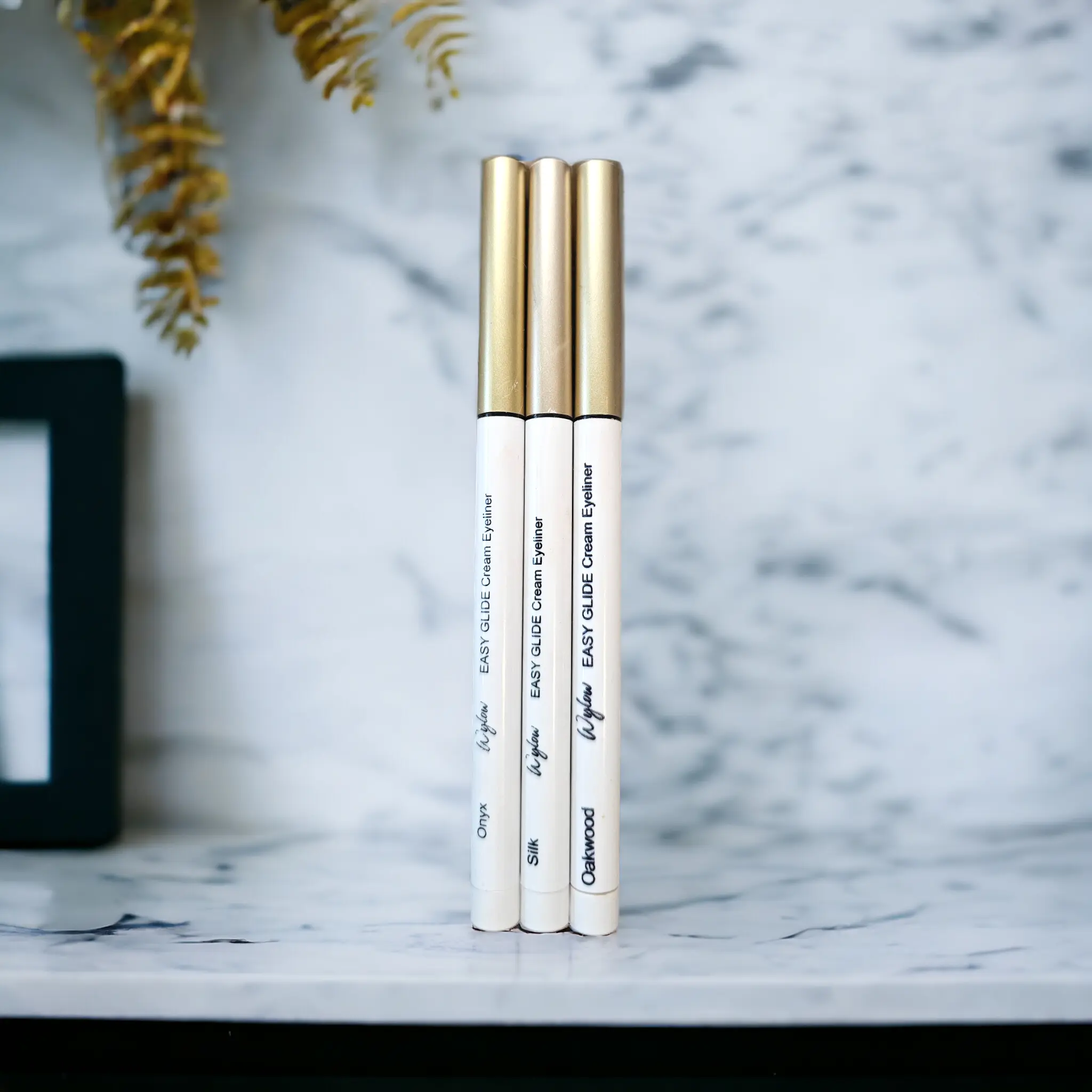 EASY GLIDE Cream Eyeliner * Long-lasting & Smudge-Resistant* EASY GLIDE Cream Eyeliner * Long-lasting & Smudge-Resistant*