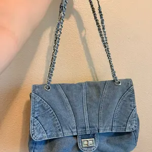 Denim Shoulder Crossbody Bagy - Compact Size, User-Friendly, Versatile, Ideal for Storage and Portability, Reliable Addition to Your Collection