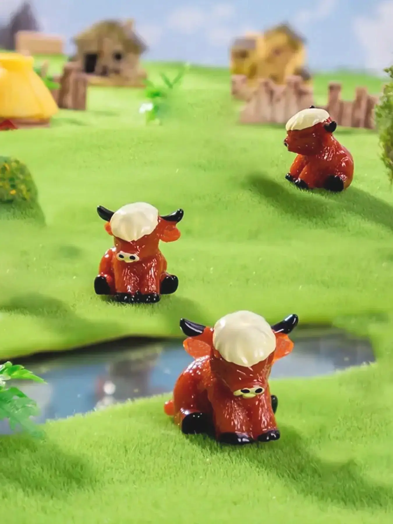 10pcs Mini Highland Cow Figurines, Decorative, Cute Resin Animal Sculptures, Suitable For DIY Crafts And Garden Decorations, Farm Theme Decorations, With Halloween, Christmas And Other Holiday Decorations, Autumn Home Collection Ornament