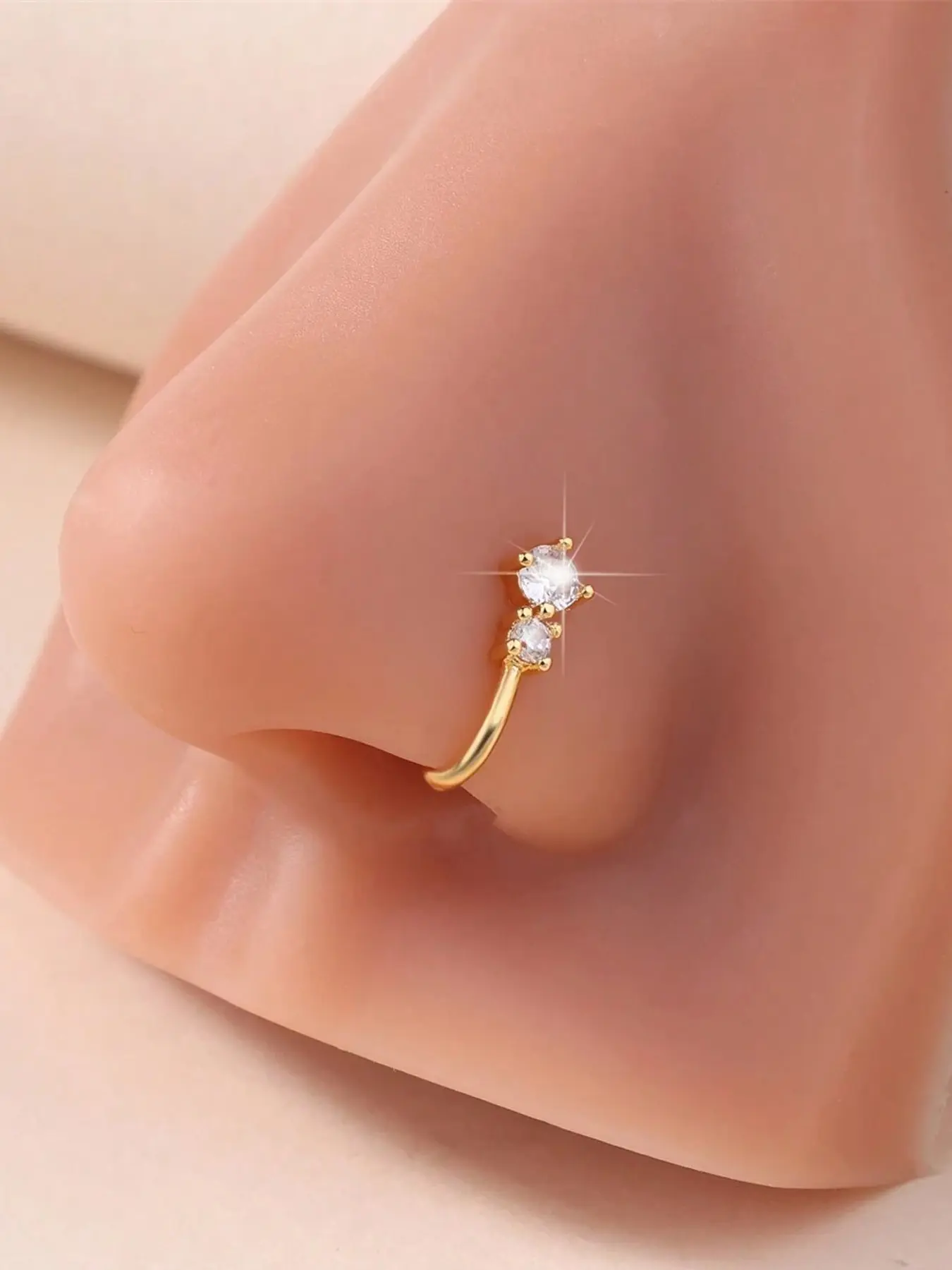 1Pc Fake Nose Ring for Women Gold Silver Nose Cuffs Nostril Nose Ring U-shaped Clip on Nose Ring Non Piercing Faux Nose Piercings Jewelry Body Jewelry Accessory