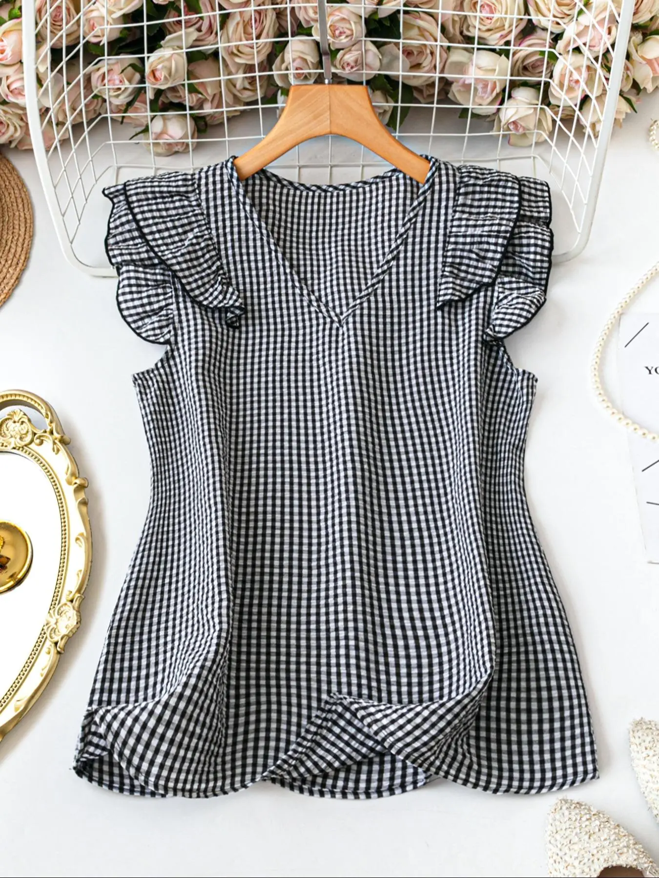 Women's Casual Gingham Shirt Top, Fitted Woven Fabric, Summer Loose-Fitting Vneck Blouse, Heart Collar, Fly Sleeves, Non-Sensitive Goods, Womenswear, Piece