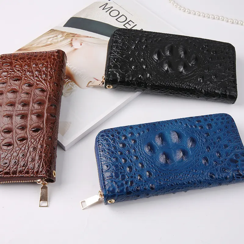 Women's Embossed Clutch Wallet, Long Microfiber Leather Zip-Around Organizer with Multiple Card Slots, Clutch Purses Wallet, Animal Print, Pu Leather, Retro Look, Wear-Resistant, Envelope Clutch