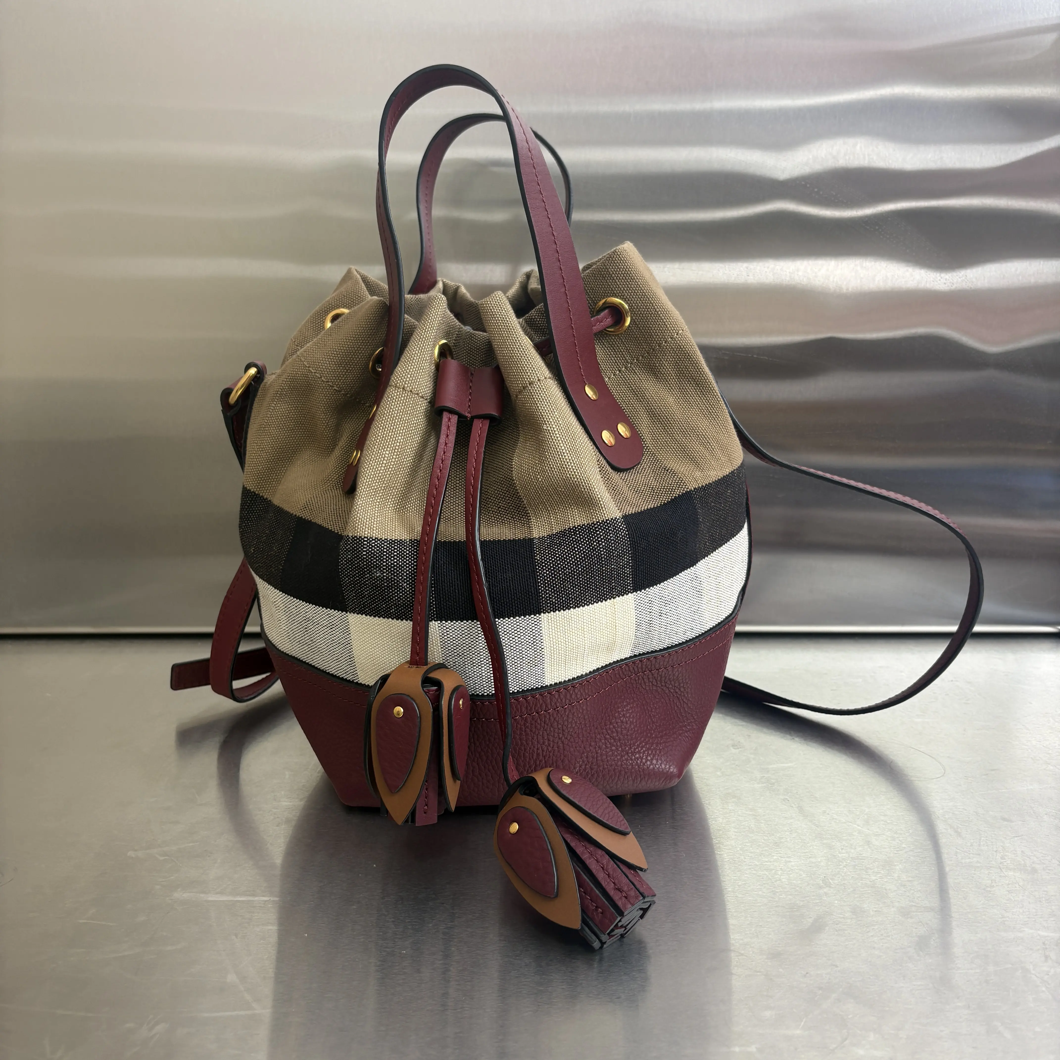Pre-owned Canvas Crossbody bags Burberry Classic Tartan Checkers Bucket Crossbody