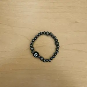 Navajo STYLE Pearl Bracelet - Black Beaded Bracelet with Unique Design Element