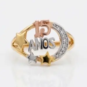 Anillo de 15añera en 3 Oros con Estrellas y CZ Size 6.5.  14k