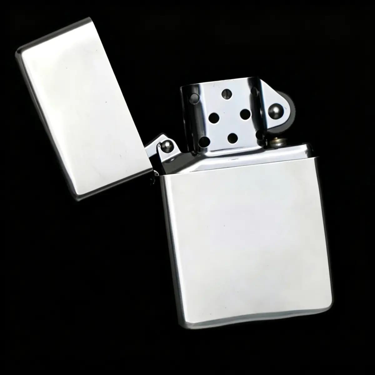 Retro Flip Windproof Metal Igniter With Classic Pattern, Available for Personal DIY Carving, Practical Daily Carry & Decorative Collectible, Ideal Casual Gift Choice, No Fuel Included.
