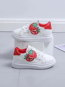 Strawberry Print Canvas Skate Shoes for Girls and Boys, One-Click Low Top Design, Velcro Closure, Comfortable Daily Wear