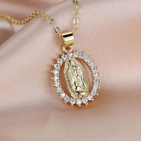 Trendy Exquisite Hollow Out Design Artificial Zircon Inlaid Pendant Necklace for Women, High End Fashion Necklace, Geometric Pendant Necklace, Elegant Charm Necklace for Party, Daily Decor, Statement Religious Necklace, Pendant Chain