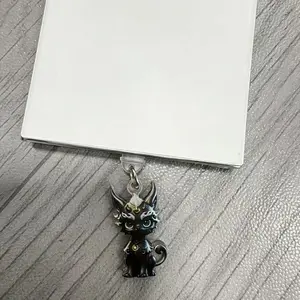 2D Acrylic Creative Dragon Phone Dust Plug, Fits iPhone Type-C Android Phones Tablets AirPods Charging Port Decor Charm, Phone Decoration, Phone Charms
