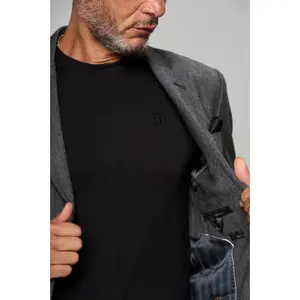 ETN Premium Split Hem Tee - Black/Black, Casual T-Shirt with 32% Acetate & 7% Spandex Blend, Medium Fit, Luxury Touch Fabric