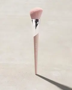 Fenty Beauty Face Shaping Brush 125