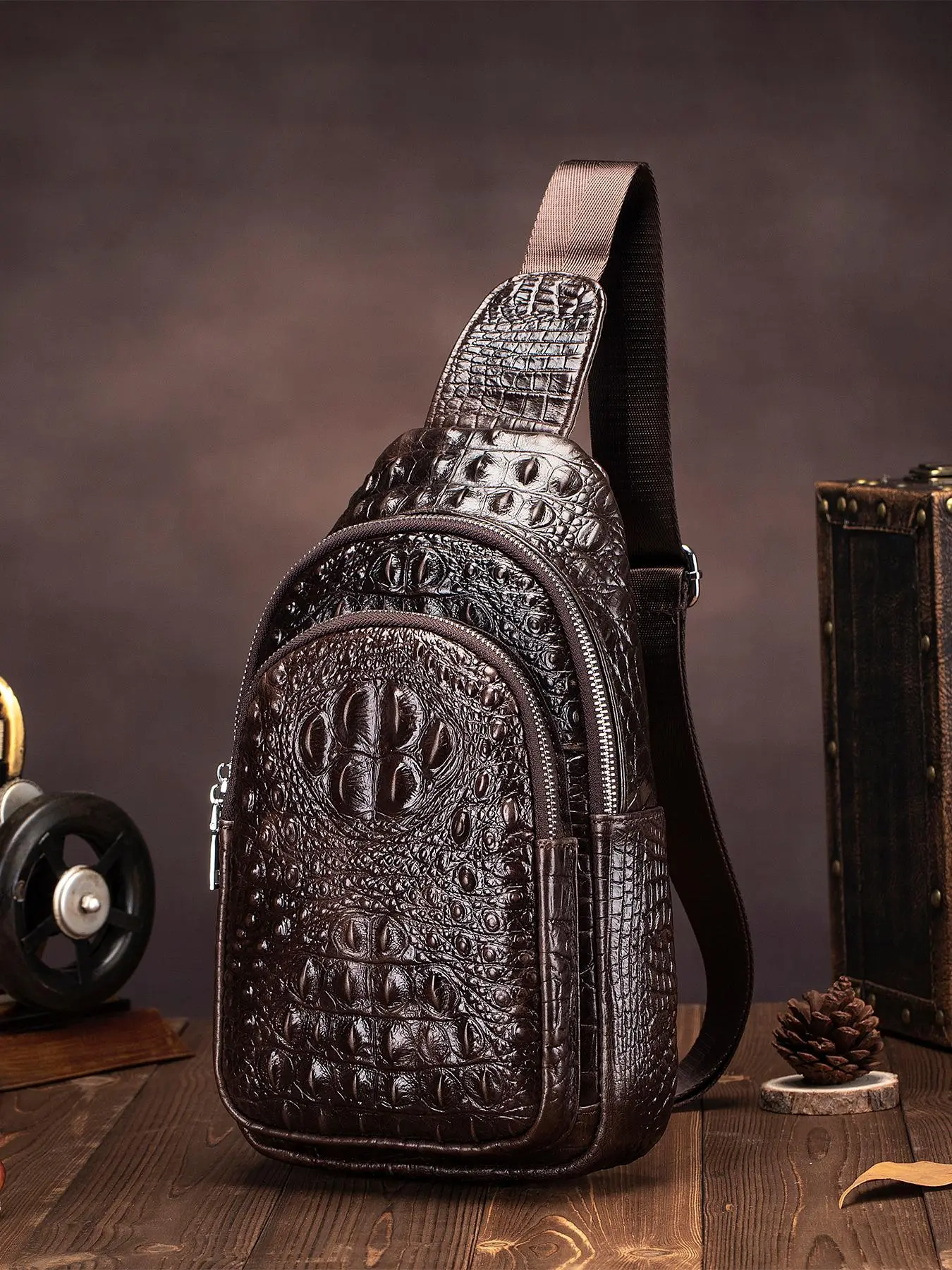 Men's Vintage Crocodile Embossed Zipper Sling Bag, Casual Trendy Crossbody Bag, Fashionable High-quality Cowhide Bag for Daily Use