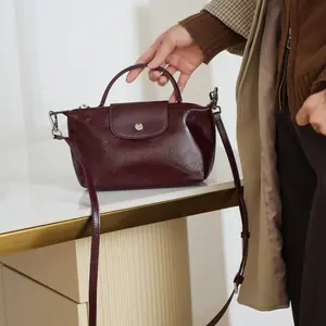 Oil‑Waxed Full‑Grain Genuine Leather Women’s Bag Vintage Minimalist Square Shell Shoulder Crossbody Bag Casual Versatile Daily Shopping Handbag