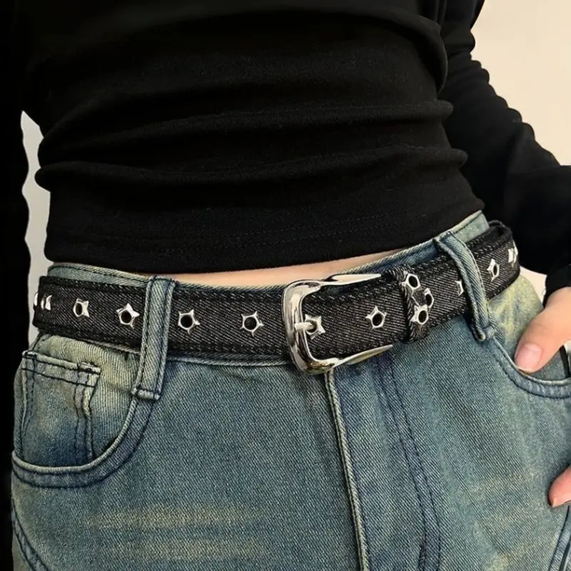 2.6 cm Wide Punk Star Eyelet Belt for Women: Casual Belt, Highly Durable, Wear-Resistant, with Pin Buckle, Perfect for Jeans
