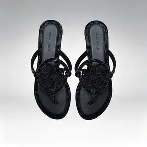 Women's Black Rhinestone Flip Flops Hollow Out Design Flat Sandals Crystal Embellished Thong Sandals Comfortable Non-Slip Summer Beach Shoes Dressy Casual Slippers for Vacation Daily Wear Women's black rhinestone flip flops