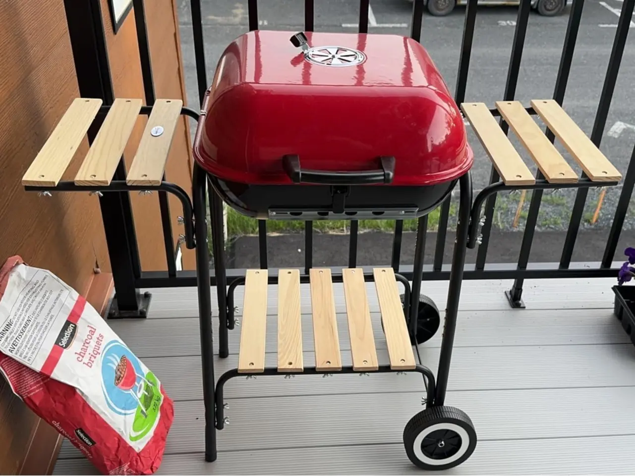 Charcoal Grill w/ Wheels