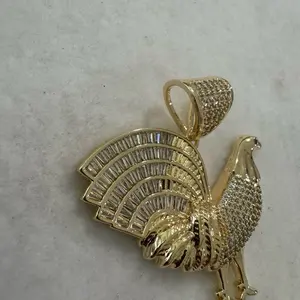 *  Gallo de Lujo Dorado con cristales y circonias