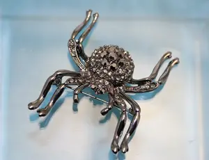Black Spider Shape Brooch Pin - Rhinestone-Inlaid Shiny Stones Fashion Jewelry, Halloween Clothes Collar Accessory