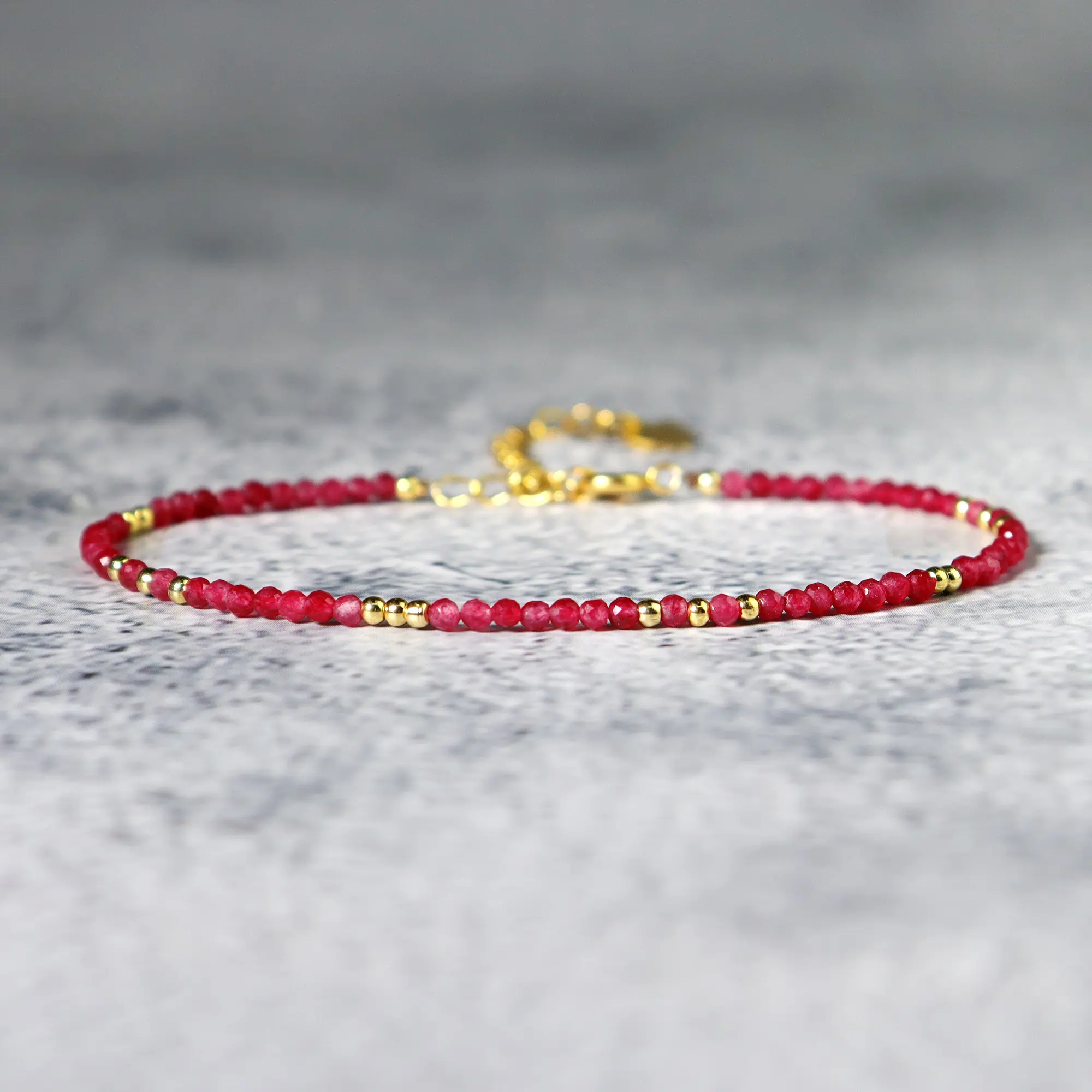 Natural Dainty Faceted Ruby Tiny Beads Red Crystal Healing Charka Crystal Gold-Plated Chain Minimalist Bracelet Gift for Women