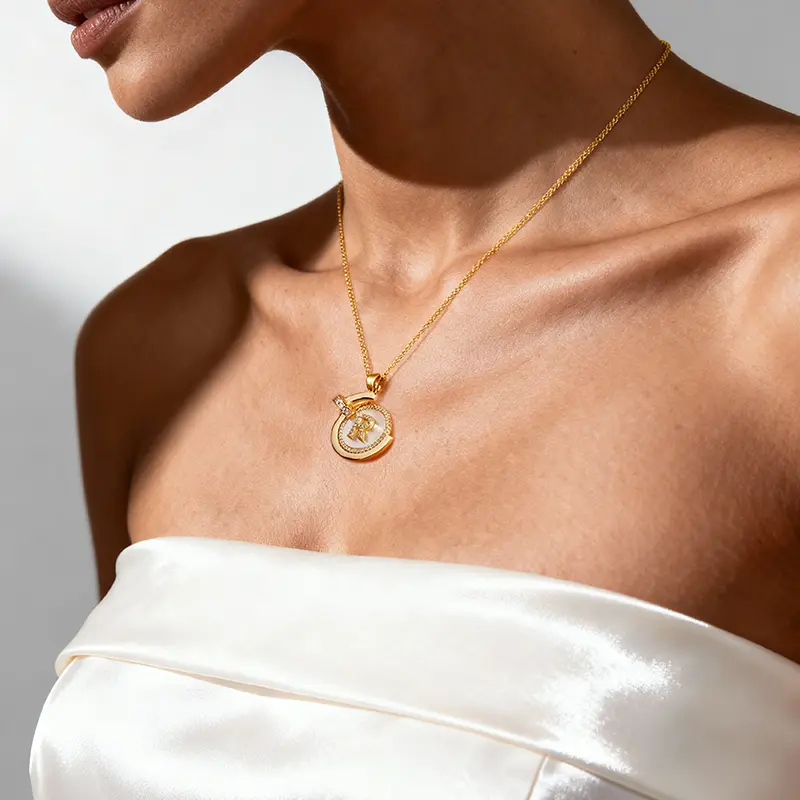 Initial Necklaces for Women 14K Gold Plated Letter Necklace Exquisite Pearl Necklaces Personalized Custom Name Necklace for Women Round Mother of Pearl Letter Pendant Sparkling Zircon Crystal Jewelry Women's Gold Jewelry Necklace Gift