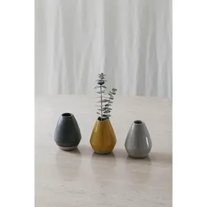 CERAMIC BUD VASE