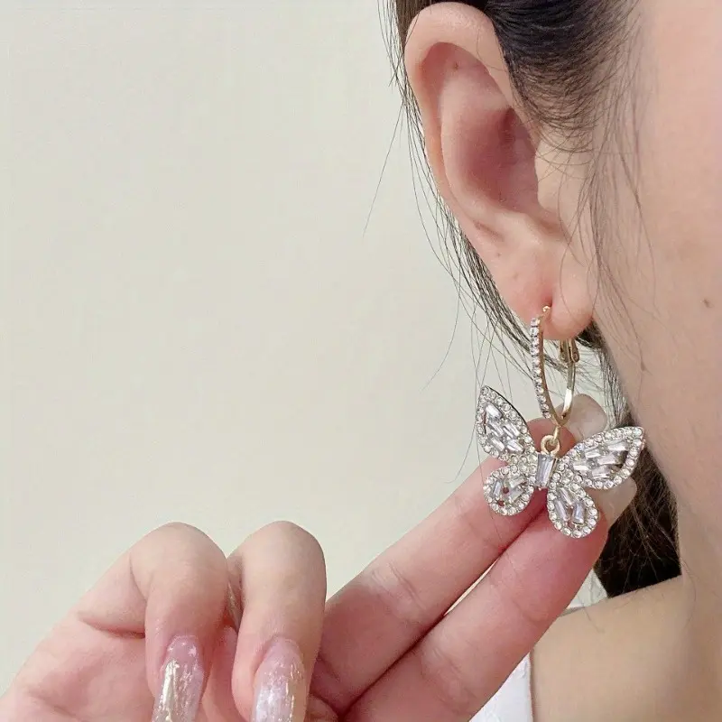 1 Pair of Alloy Inlay Sparkling Rhinestone Butterfly Hoop Earrings for Women, Jewelry Suitable for All Occasions, Exquisite Gift for Girls and Women Without Gift Box