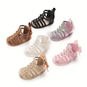 Fashionable and cute hollow sandals with bow decoration suitable for baby girls, breathable and lightweight summer walking shoes