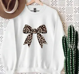 Women's Leopard Bow Graphic Sweatshirt-Comfortable, Loose-Fit Pullover -Vintage-Inspired Casual Long-Sleeve Top (Ideal for Everyday Wear & Street Style)