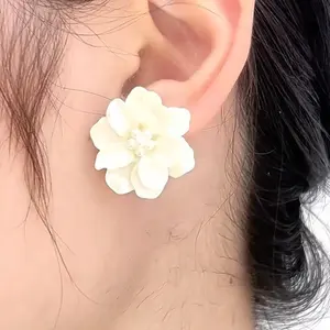 Spring Limited Sweet Girl Camellia Earrings Retro Pure Desire Style Internet Celebrity Earrings French