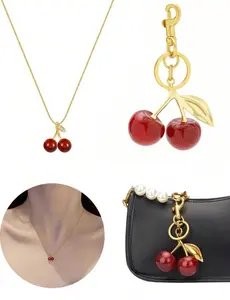 Collar de cereza grande con forma de cristal, llavero con colgante de cereza con clip, material de resina y metal