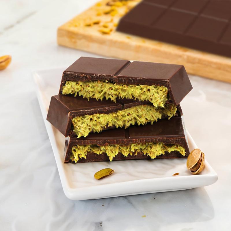 Luvé Dubai Milk Chocolate Bar 7oz Pack of Kunafa Pistachio Chocolate Bar Premium Flavor Crafted for Chocolate Lovers Dessert Snack Ideal for Birthdays or Corporate Gifting