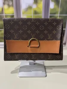 Pre-owned Louis Vuitton LEATHER clutches & wristlets PREOWNED VINTAGE CLUTCH MONOGRAM