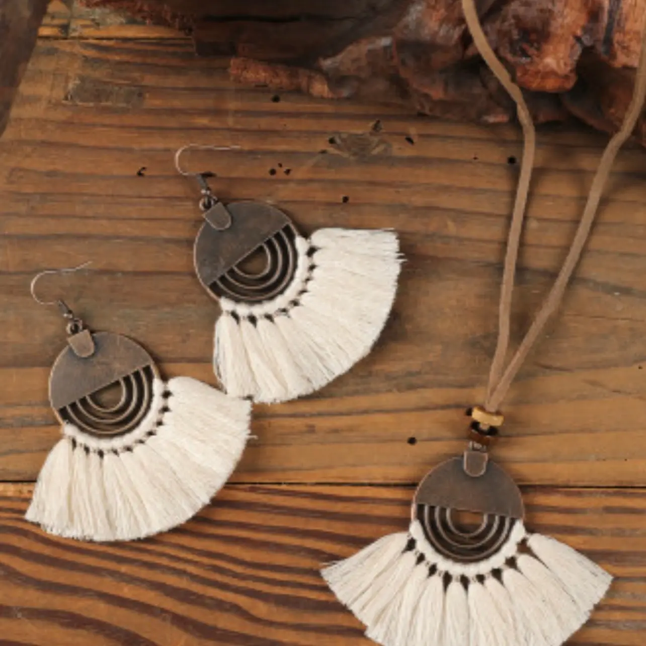 Boho Beige Scalloped Earring/Necklace set