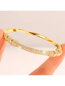 Hypoallergenic Gold Bracelet for Women Delicate Inlaid Sparkling CZ Luxury Elegant Fine Jewelry Easy to Attract Attention on Special Occasions Daily Wear
