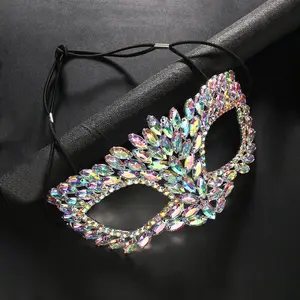 Half-Face Stage Mask - Elegant Theater, Halloween, Carnival Costume Party Mask with Shimmering Chains - One-Side Glamour for Masquerade Balls, Phoshoots - Lightweight Party Makeup Accessory, Halloween Costume, Teardrop Rhinesne Design, Sparkling Embellish
