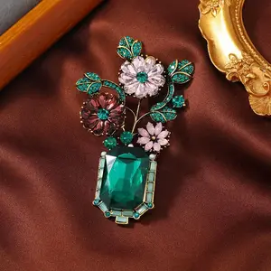 Brooch for Women and Men Blooming Flower Shape in Green Pink Red Color Design Coat Suit Gift-Giving Brooch