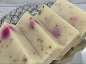 Ebony Noire Beauty: Petals & Cream Bar