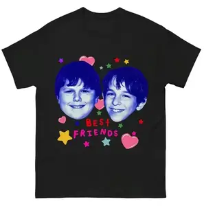 [Graphic T-shirt]"Best Friends Funny Graphic T-Shirt – Inspired by Popular Diary of a Wimpy Kid Meme, Unisex Cotton Tee for Men and Women, Comfortable Soft Short Sleeve Crew Neck, Casual Everyday Wear, Iconic Friendship Design, Great Gift for Fans"