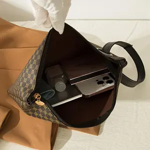 Fashion Goes Beyond Boundaries! A New Stylish PU Envelope Clutch Bag for Cross-Border Use, Featuring a Trendy Large-Capacity Zip Closure Wrist Bag, Suitable for Both Men And Women