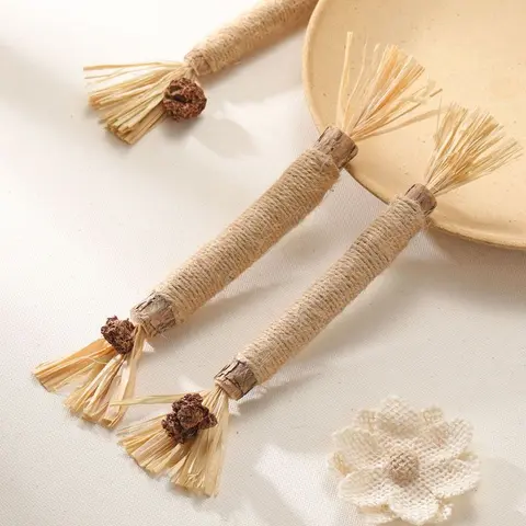 Premium Cat Chew Stick Toy, Natural Silvervine Sticks Cat Toys, Catnip Alternative Cat Chew Toys Teeth Cleaning, Matatabi Cat Treat, Edible Kitty Toys