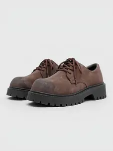 Unisex Coffee Textured Derby Shoes: Distressed Leather, Lug Platform, Classic Silhouette. For Trendy Check-Ins/Casual Mix